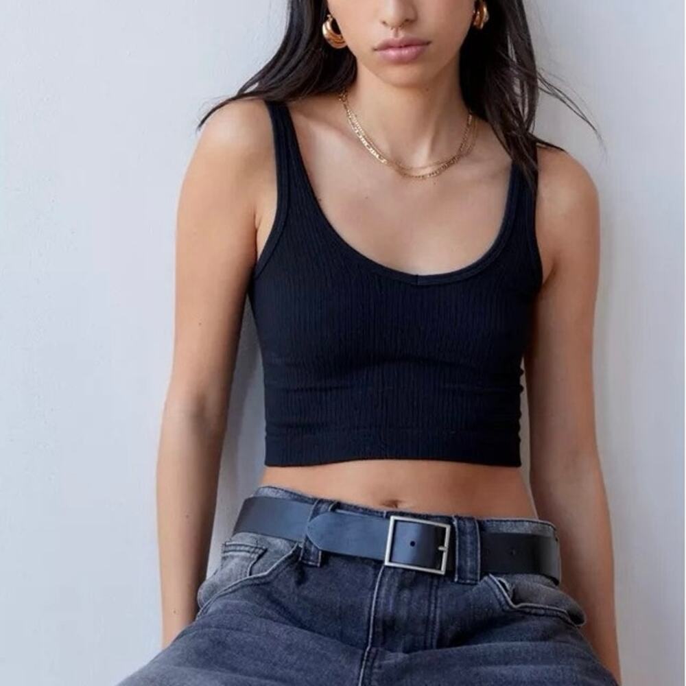 Black Ribbed Stretchy Drew Seamless Ribbed Cropped Tank Top Urban Outfitters